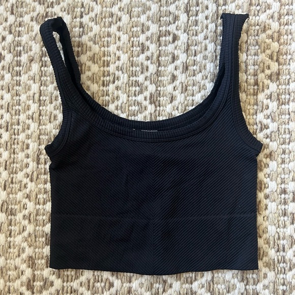 Crop top - Picture 1 of 3